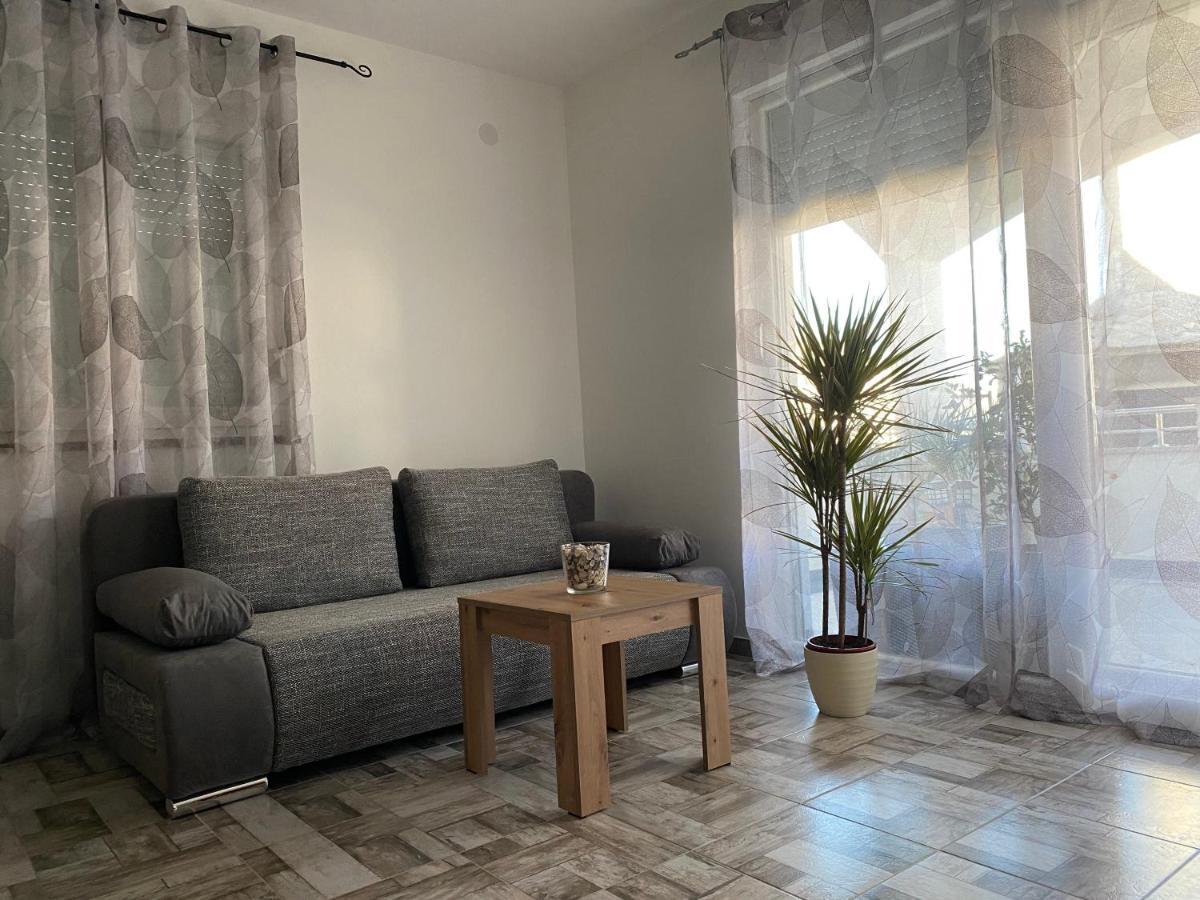 Apartment Tina Rogoznica  Εξωτερικό φωτογραφία